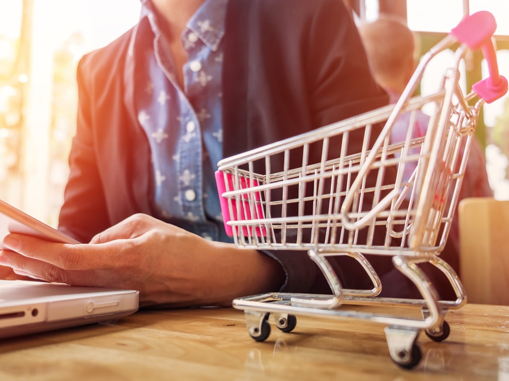 Social-Commerce-&-Shoppable-Posts-rapidpage